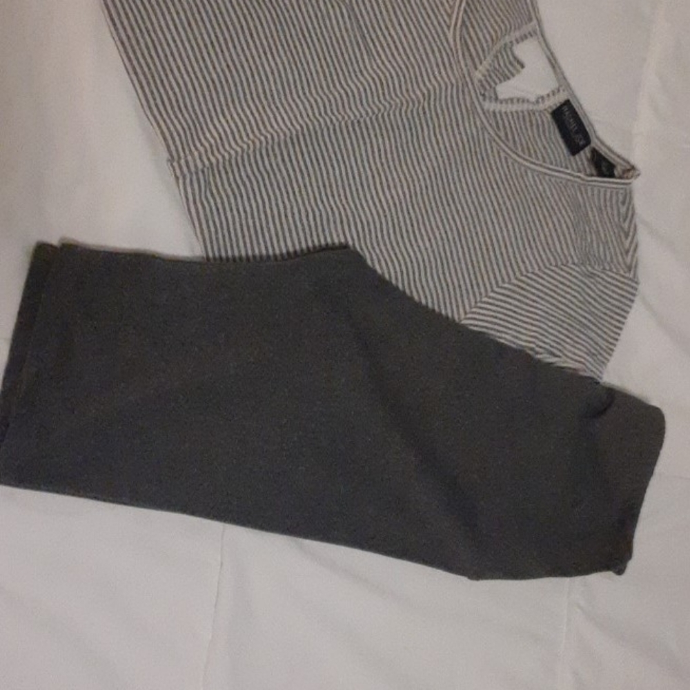 Clothes - Picture 4 of 16